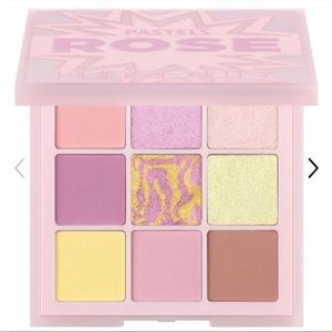 Huda Beauty Pastels Rose Eyeshadow Palette